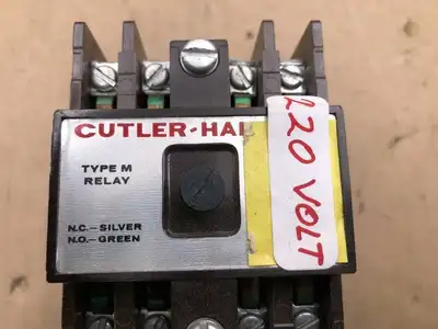 Cutler Hammer Type M 4 Pole Relay 10 A 600V ; 10/20V Coil