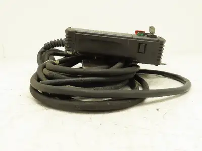 Idec HG2R-SS62BH-MK1260 Robot Teach Pendant Display Unit With E-Stop & Cord