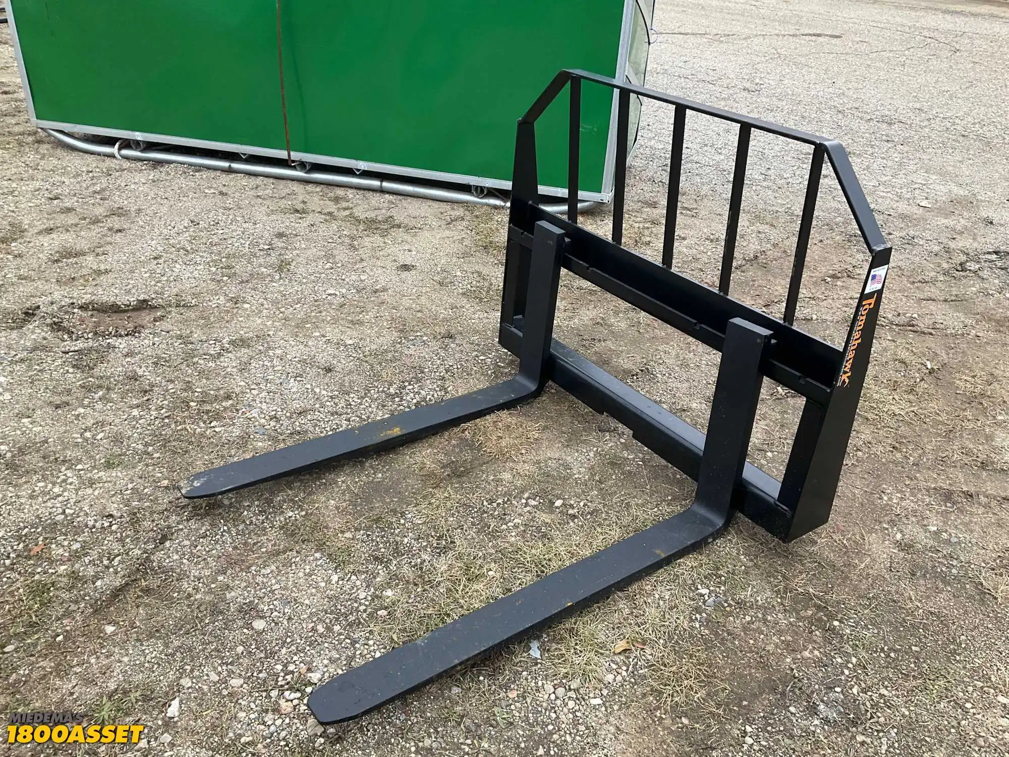 New Tomahawk 42” skid steer fork attachment, 42”L x 4”W forks, 2800lb capacity, skid steer quick...