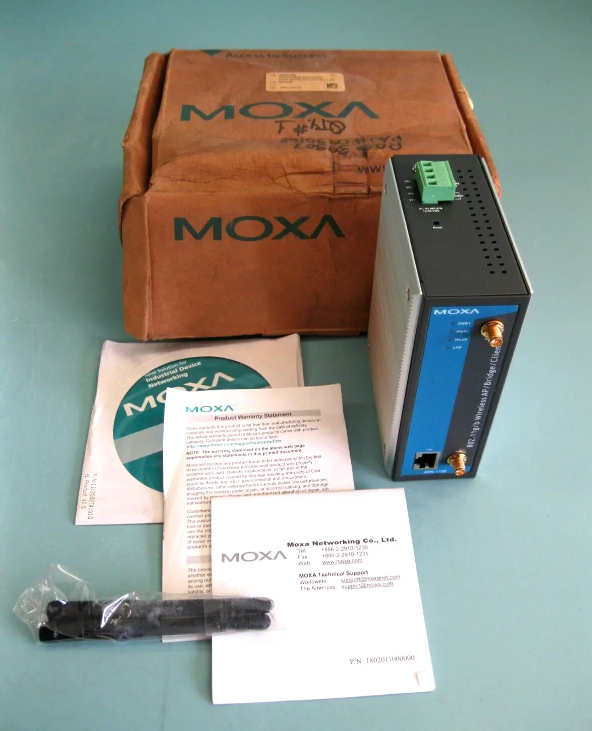NEW MOXA AWK-100-US