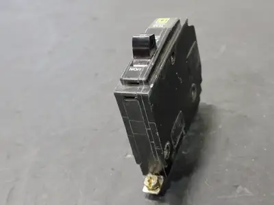Used SQUARE D QOB150 Switchgears British Columbia CA | Lenmark #241315