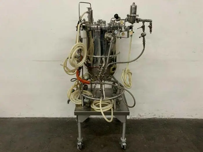 Used BIOLAFITTE 63 LITER STAINLESS STEEL JACKETED BIOREACTOR MAX WORK PRESSURE 2 BAR Jacketed Tanks | Equipment Lab #485975
