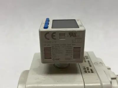 USED SMC REGULATOR W/ ISE20B-V-P HIGH-PRECISION PRESSURE SWITCH