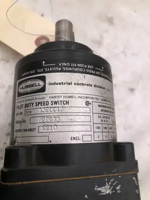 Hubbell 2210-132CC13 Pilot Duty Speed Switch 120/240/480VAC 125/250VDC