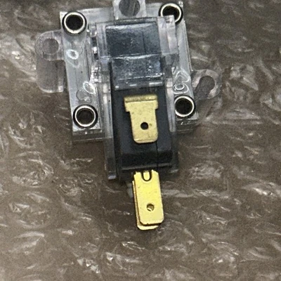(4) MICRO PNEUMATIC LOGIC PRESSURE SENSOR 601-V-G-6.5 IN HG with V7-5F17D8