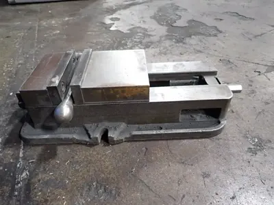 Kurt 6" 6" Vise