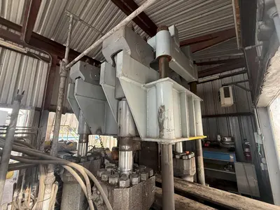 2000 TON HEAVY DUTY 4-POST HYDRAULIC PRESS, USED FOR STRAIGHTENING PIPE & BAR: YOBRO #25137