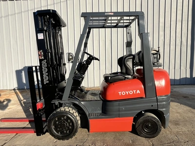 USED 1999 TOYOTA 42-6FGCU25
