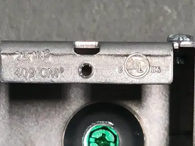NEW HUBBELL HBL985