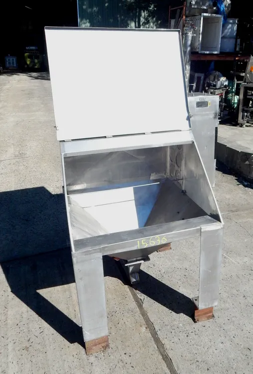 Used YOUNG INDUSTRIES SS DUMP HOPPER 7110-1 Hoppers New Jersey US | Champion Trading Corporation #423743