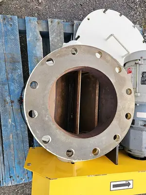 🔴 Heading to Auction May 27 - Used 2250 Gallon (300 Cu.Ft.) Tank (Hopper) with Blender & Rotary Valve, Carbon Steel