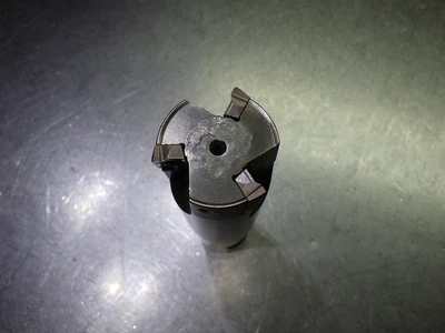 Ingersoll 1.5" 3 Flute Coolant Thru Endmill 1.25" Shank 12J1B1581R04 (LOC3422)
