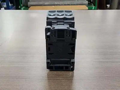 USED SCHNEIDER ELECTRIC LC1D25