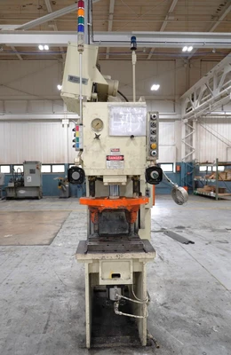 USED 2000 GREENERD PRESSES GREENERD HCA-40-30R8 PRESS