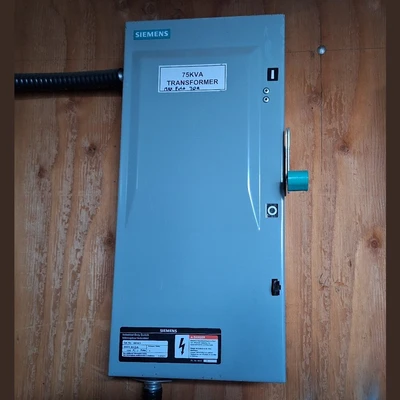 Siemens 100 Amp Fusible Disconnect