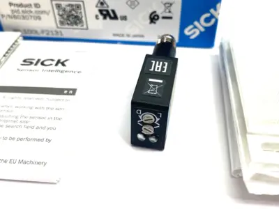 NEW SICK PHOTOELECTRIC RETRO-REFLECTIVE SENSOR KIT, W100 LASER