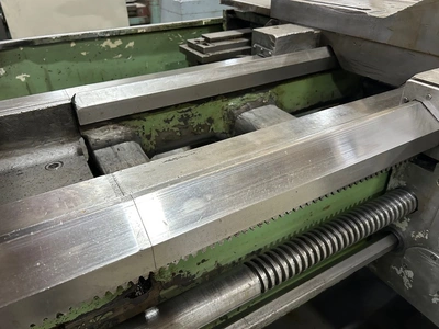 32" x120"cc CLAUSING NARDINI Engine Lathe