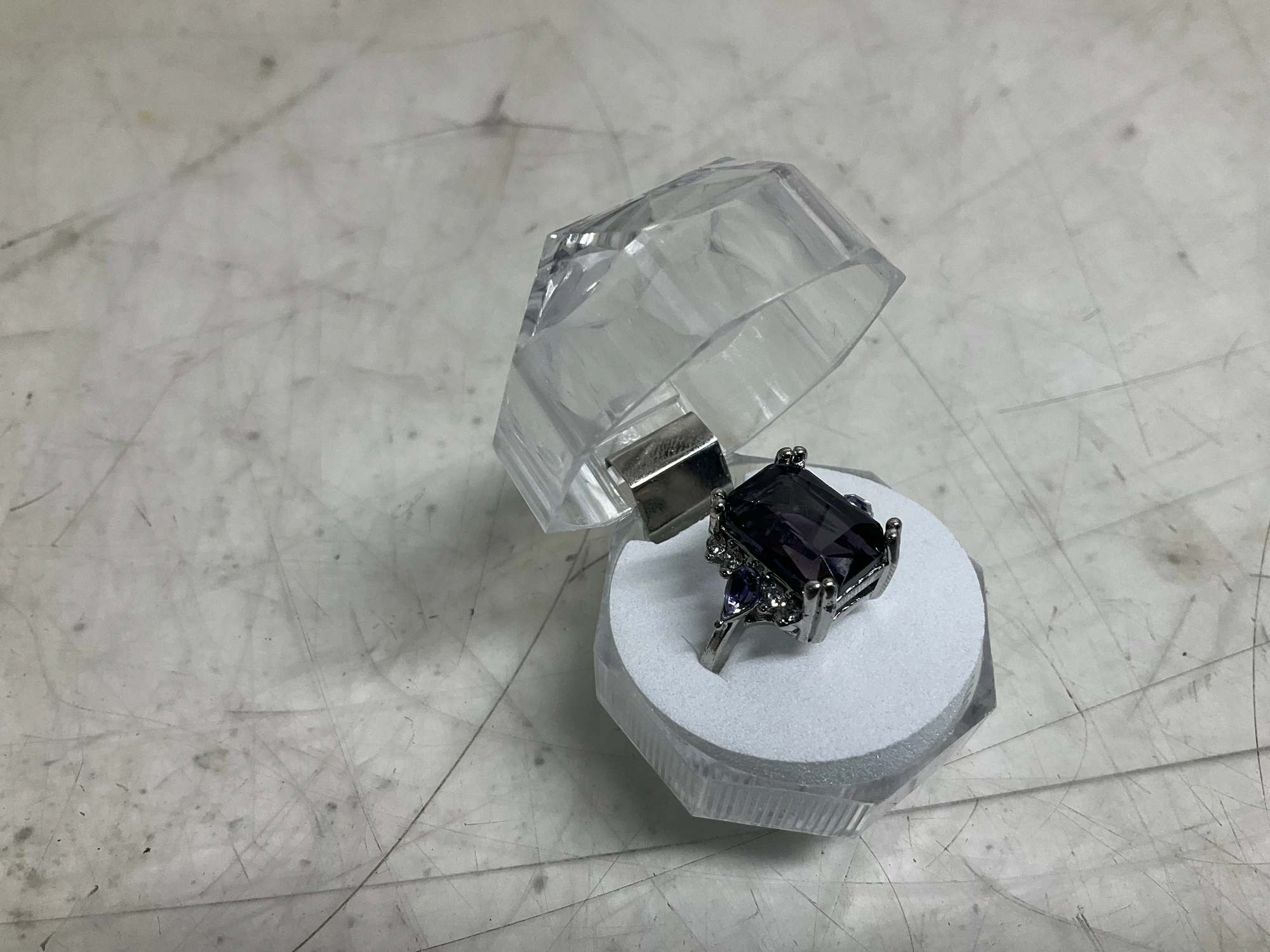 Used _UNKNOWN_ _UNKNOWN_ Jewelry & Gemstones Michigan US | Miedema Asset Management Group #1329919