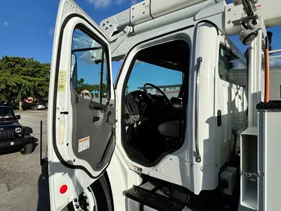 Used 2015 FREIGHTLINER M2 106 Tractors & Trailers Florida US | Truck and Van Outlet #1506283
