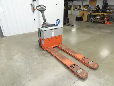 Toyota 8HBW30 Electric Walkie Pallet Jack 6000 lb 61" Forks 8.5" Lift 24V 814H
