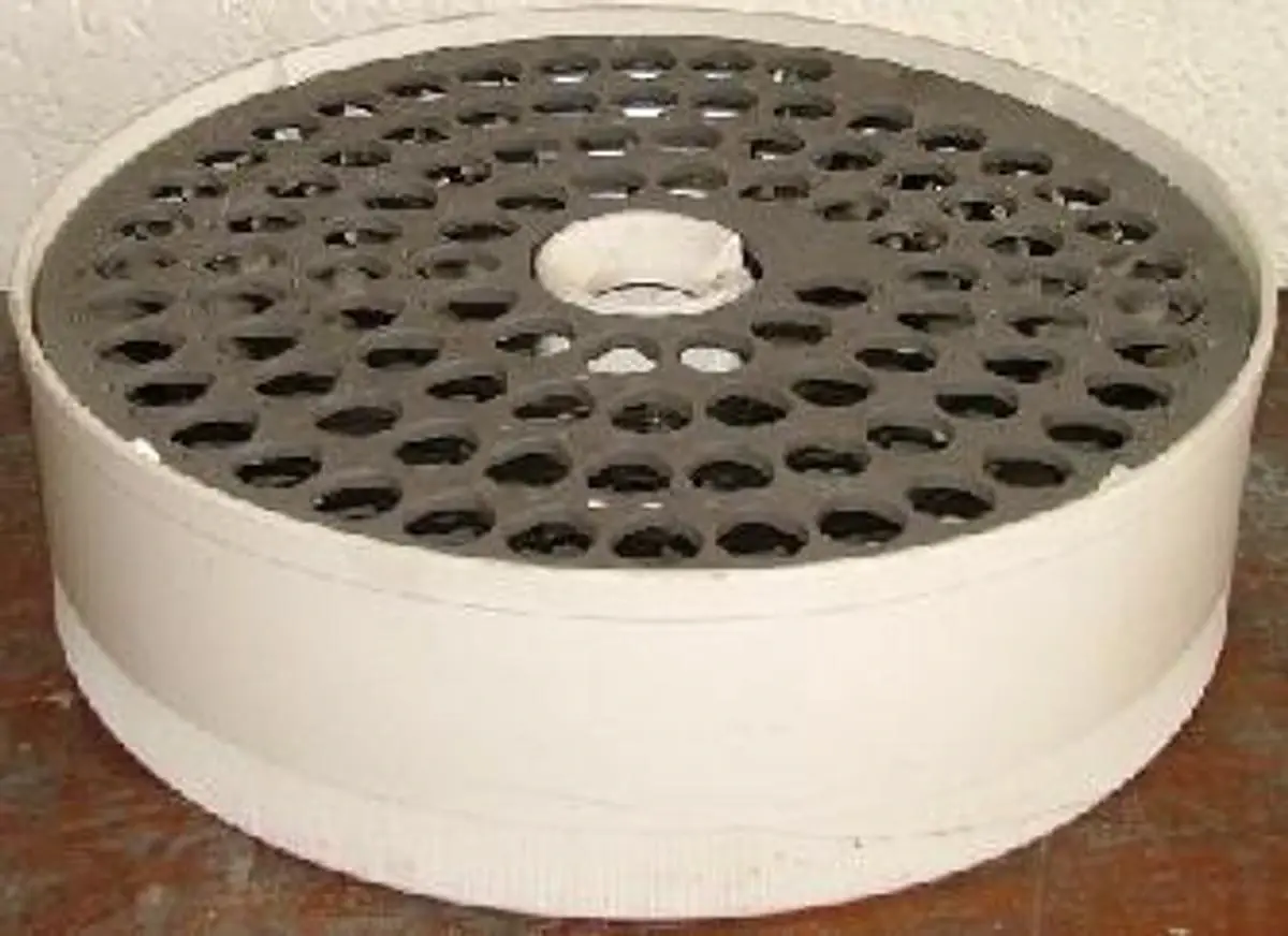 QTY. 1. ROUND PLASTIC 95 POSITION SAMPLE HOLDER TR...