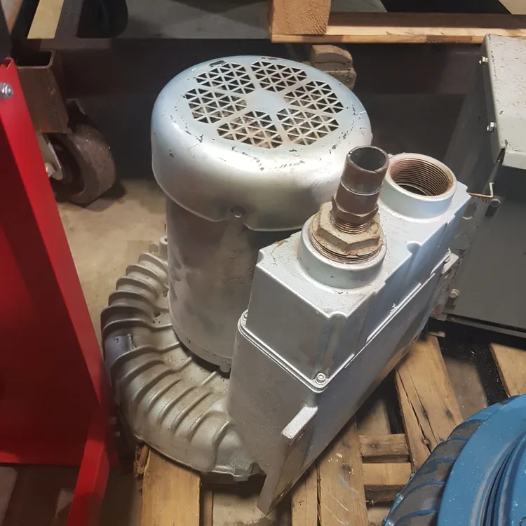 Used GAST R6350A-2 Dust Collectors | Coast Machinery Group #875186