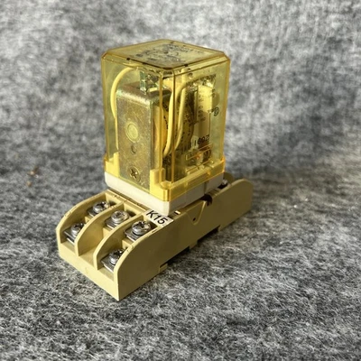 Used IDEC RR3-PAU Relays & Switches California US | Davliegogo LLC #1725417