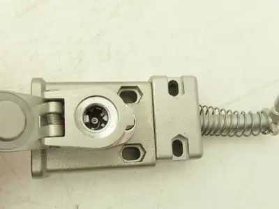 Allen Bradley 440T-MSALE10BB Guardmaster Trapped Key Interlock Switch With Key