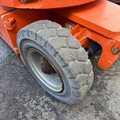 USED 2012 JLG E300AJP