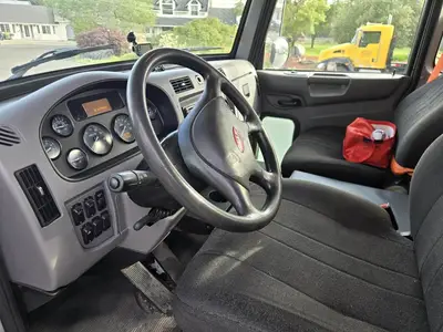 USED 2017 PETERBILT 348