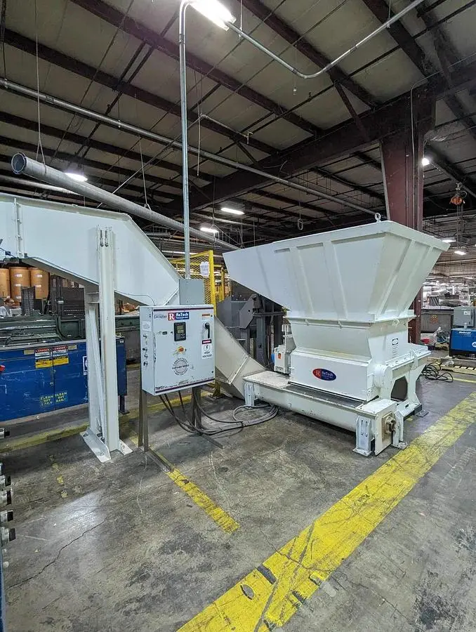 USED VECOPLAN RG 42/30 SWU SINGLE SHAFT SHREDDER + AUGER DISCHARGE & PADDLE TAKE-A-WAY CONVEYOR