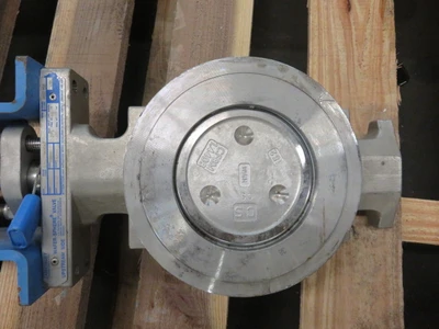 Jamesbury 4"-150  Butterfly Valve with Pneumatic Actuator and Positioner , Unused