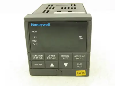 Honeywell UDC3300  Digital Temperature Controller DC330B-K0-000-20-000000-00-0