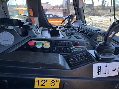 USED 2018 MACK LR613 REFUSE