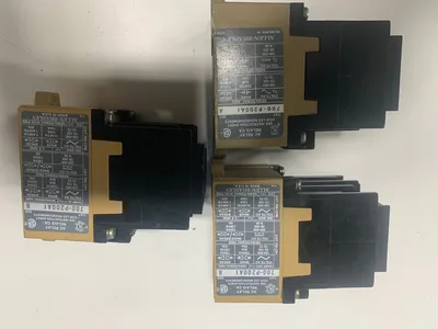 USED ALLEN BRADLEY 700-P200A-1