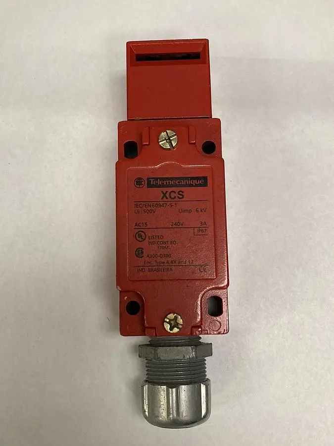 Used TELEMECANIQUE XCS A703 Miscellaneous Equipment (Electrical & Power) | Surplus Asset Holdings #1196895