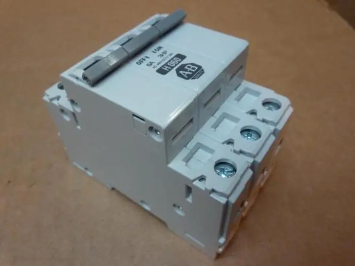 NEW ALLEN BRADLEY 1492-CB3/H060 SER C