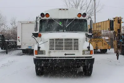 1996 INTERNATIONAL 3800 T444E BUS | Levy Recovery Group (11)
