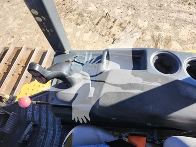 USED 2013 DEERE 700K LGP