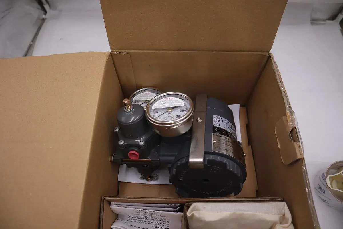 ROSEMOUNT FISHER TRANSDUCER 3311DS1J1B1F1  W/ FISHER 67CFR NEW  STOCK G142A