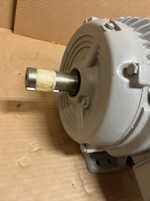 NEW Siemens 1LE23211CA312AB2