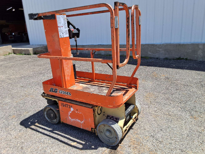USED 2015 JLG 1230ES