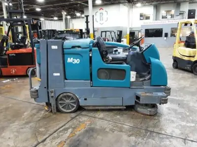 USED 2014 TENNANT M30