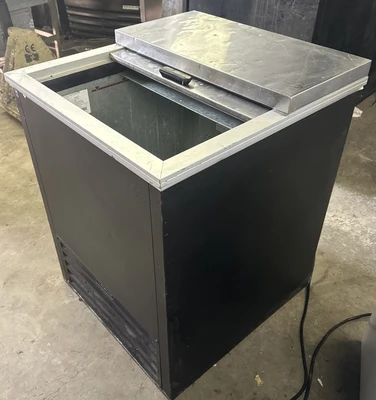 174-0044 Stajac Industries 25” Commercial Back Bar Self Contained Bottle Cooler