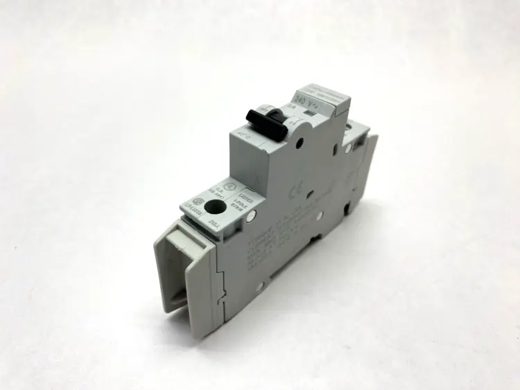 New | in-Stock Cutler-Hammer 240V Breaker, Din Rail Mount 1A Circuit Breakers Michigan US | Maverick Industrial Sales #1486174