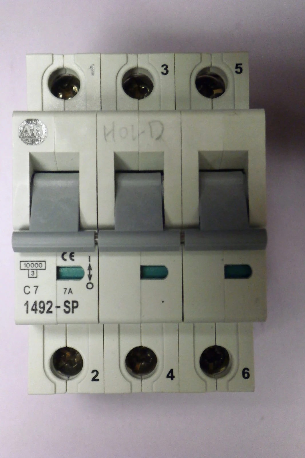 USED Allen-Bradley Allen Bradley 1492-SP3C070  (1492-SP)