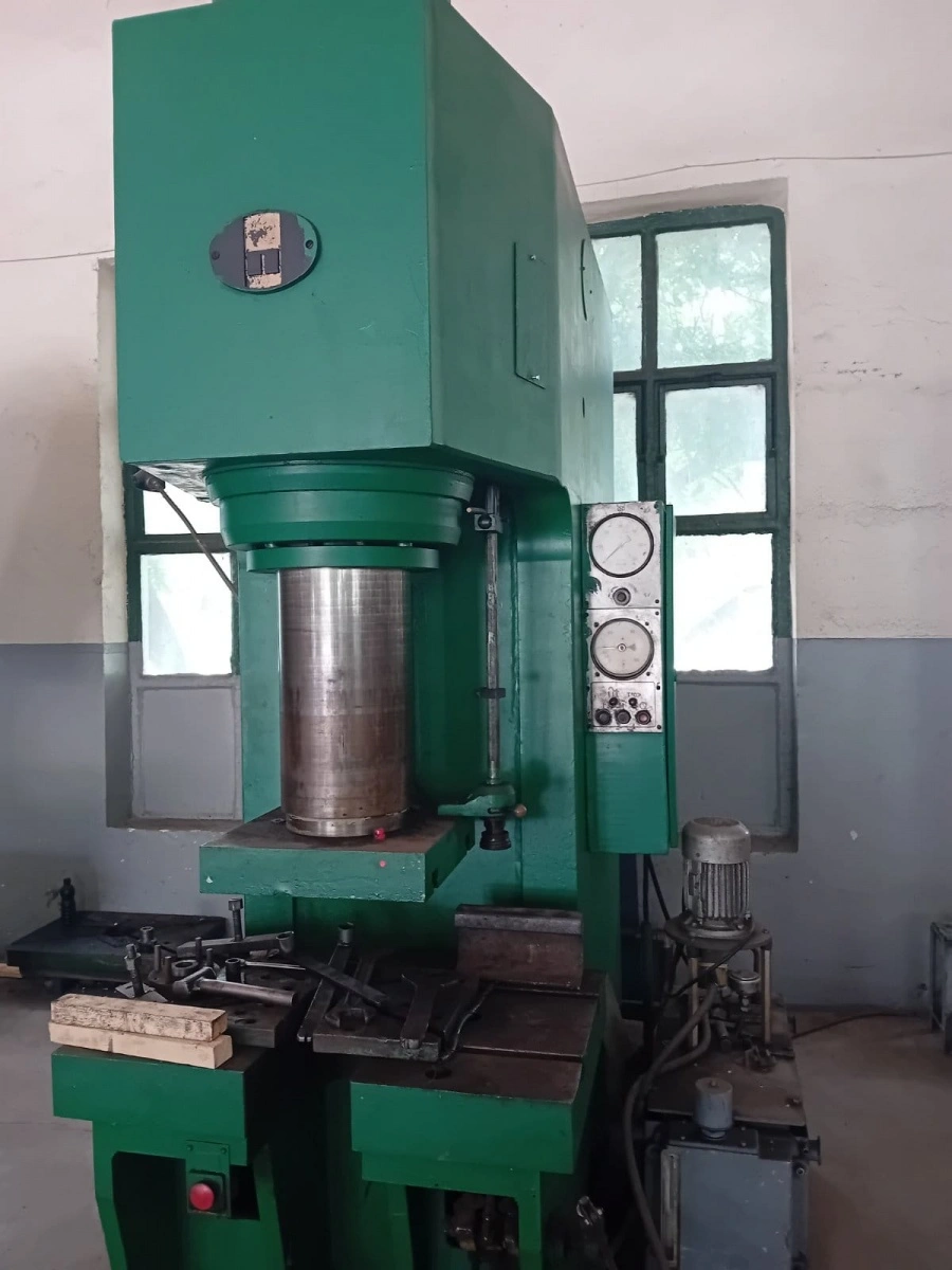 ORENBURG C-frame Hydraulic Press, in very good working condition, visible under power, POA