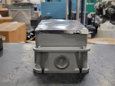 NEW HUBBELL 6269