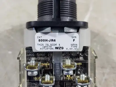 NEW ALLEN-BRADLEY 800H-JR4