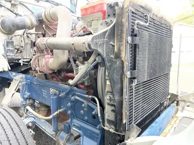 USED 2010 PETERBILT 367 FLAT TOP W/36” SLEEPER